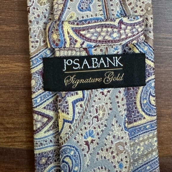 JOS A BANK Paisley Patterned Silk Tie Made in Italy - Picture 4 of 9